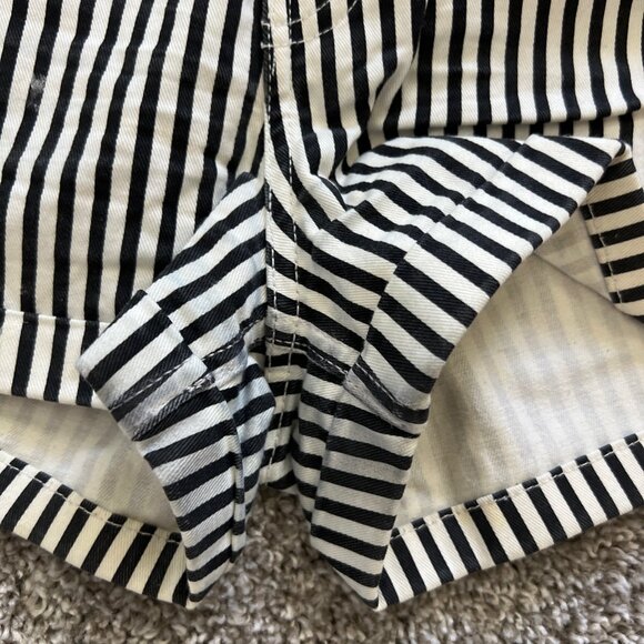 H&M Women’s Shorts Size: US 8 bi-color Black and White Striped - Picture 3 of 5